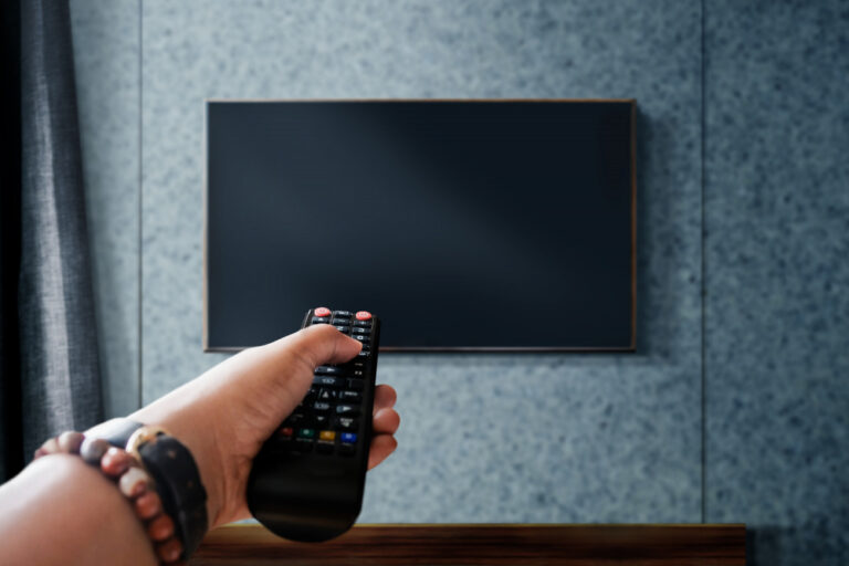 Philips inova no mercado de smart TVs com o lançamento do Titan OS