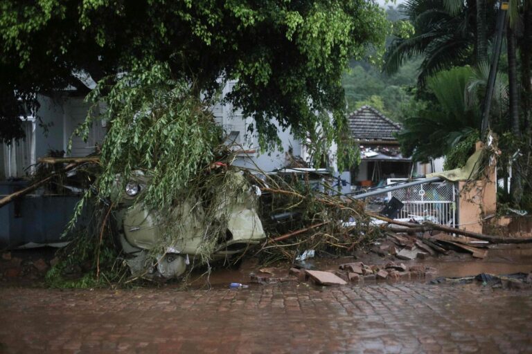 Chuvas no RS: Governador Eduardo Leite faz alerta de evacuação e estado de calamidade é declarado