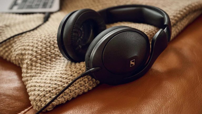 Sennheiser lança os novos fones de ouvido HD 620S com som hi-fi e design premium