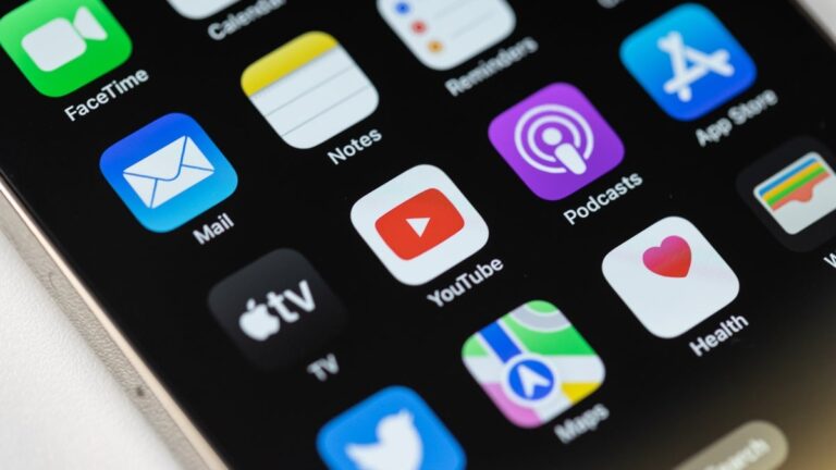 YouTube lidera como a plataforma de mídia social mais visitada em 2023