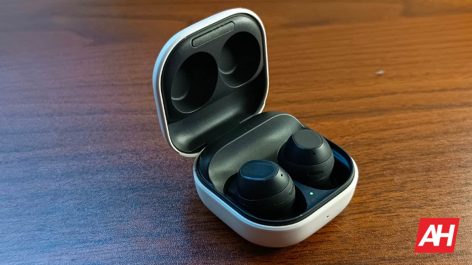 Featured image for Galaxy Buds FE Deal Alert: Snag These Top-Rated Earbuds for Under $80