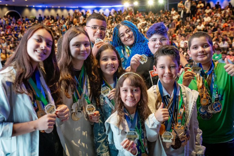 Mais de 600 Estudantes São Agraciados com Medalhas Olímpicas e de Caçadores de Asteroides na 21ª SNCT