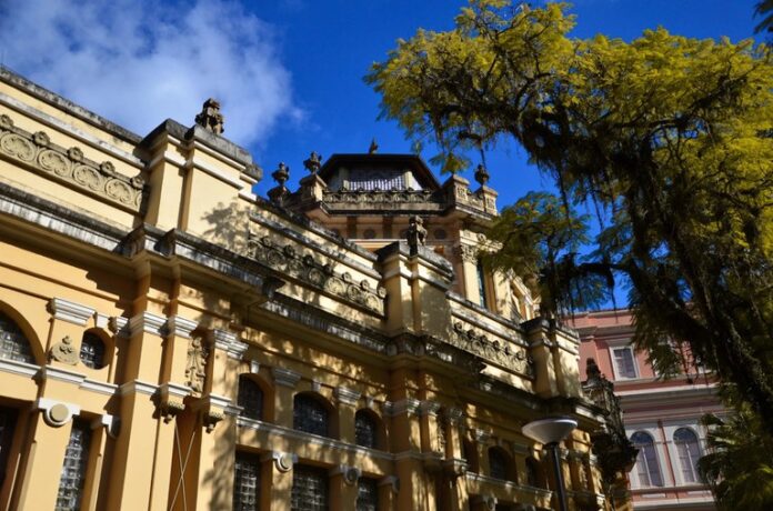 Chateau-e-Predios-Historicos-Campus-central-Rochele-Zandavalli-UFRGS.jpg
